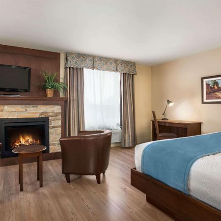Days Inn By Wyndham Levis Bagian luar foto