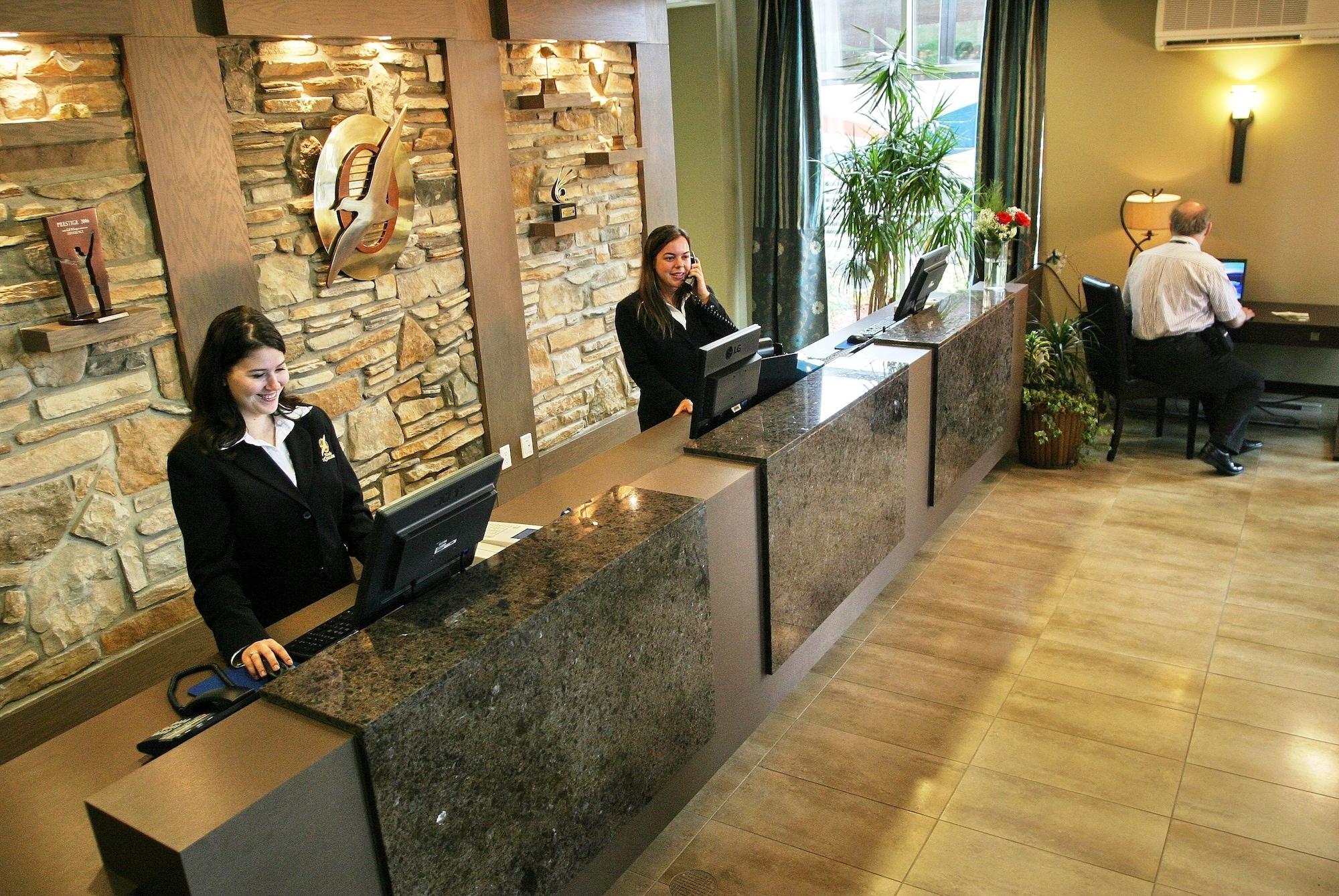 Days Inn By Wyndham Levis Bagian luar foto