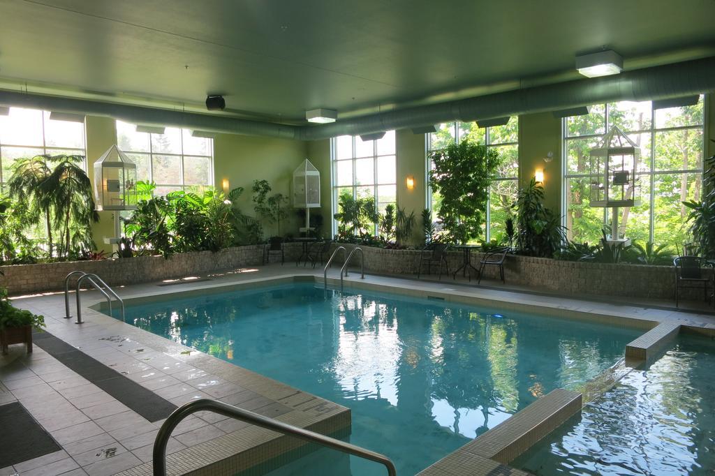 Days Inn By Wyndham Levis Bagian luar foto