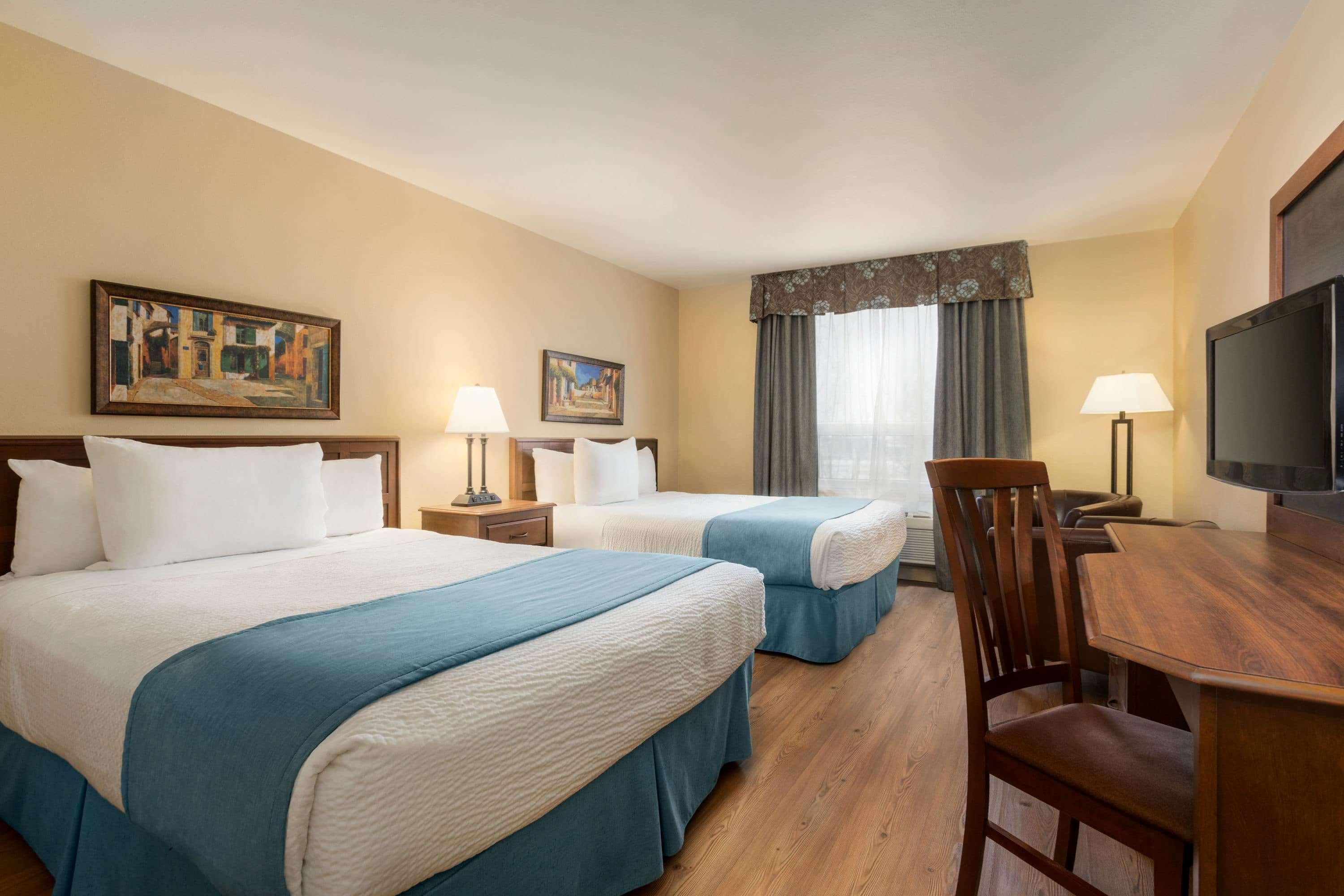 Days Inn By Wyndham Levis Bagian luar foto